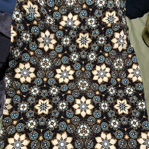 M LulaRoe Cassie skirt